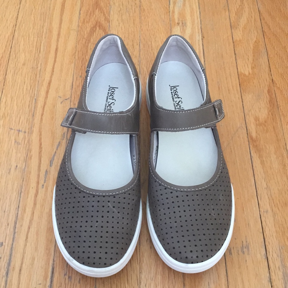 New Josef Seibel Mary Janes